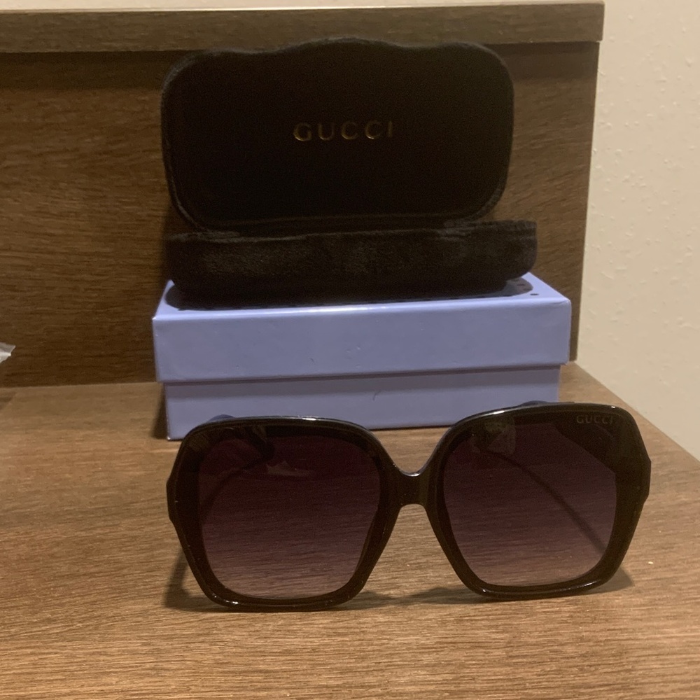Gucci Black and Purple Sunglasses - Picture 3 of 3